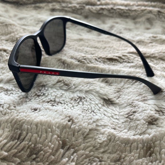 Men’s Prada SPS 01T sunglasses - Picture 2 of 6